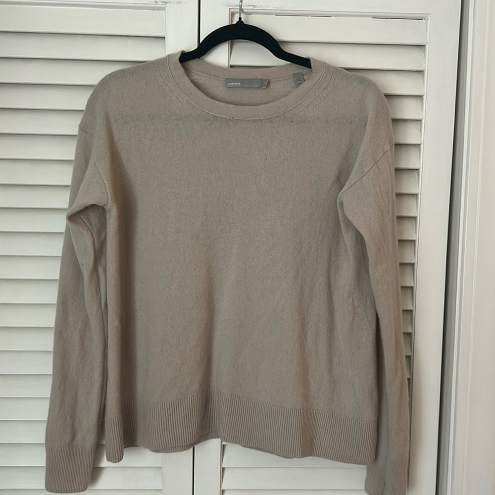 Vince 100% cashmere sweater